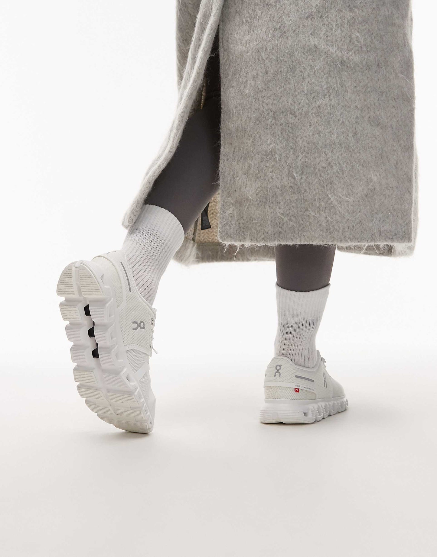 ON Cloud 6 all day trainers in white