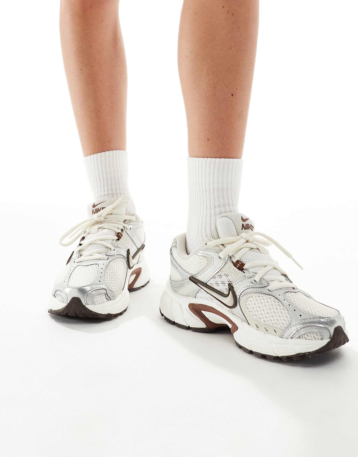 Nike V5 RNR Sail Fauna Brown Phantom Light Orewood Brown (Women's)